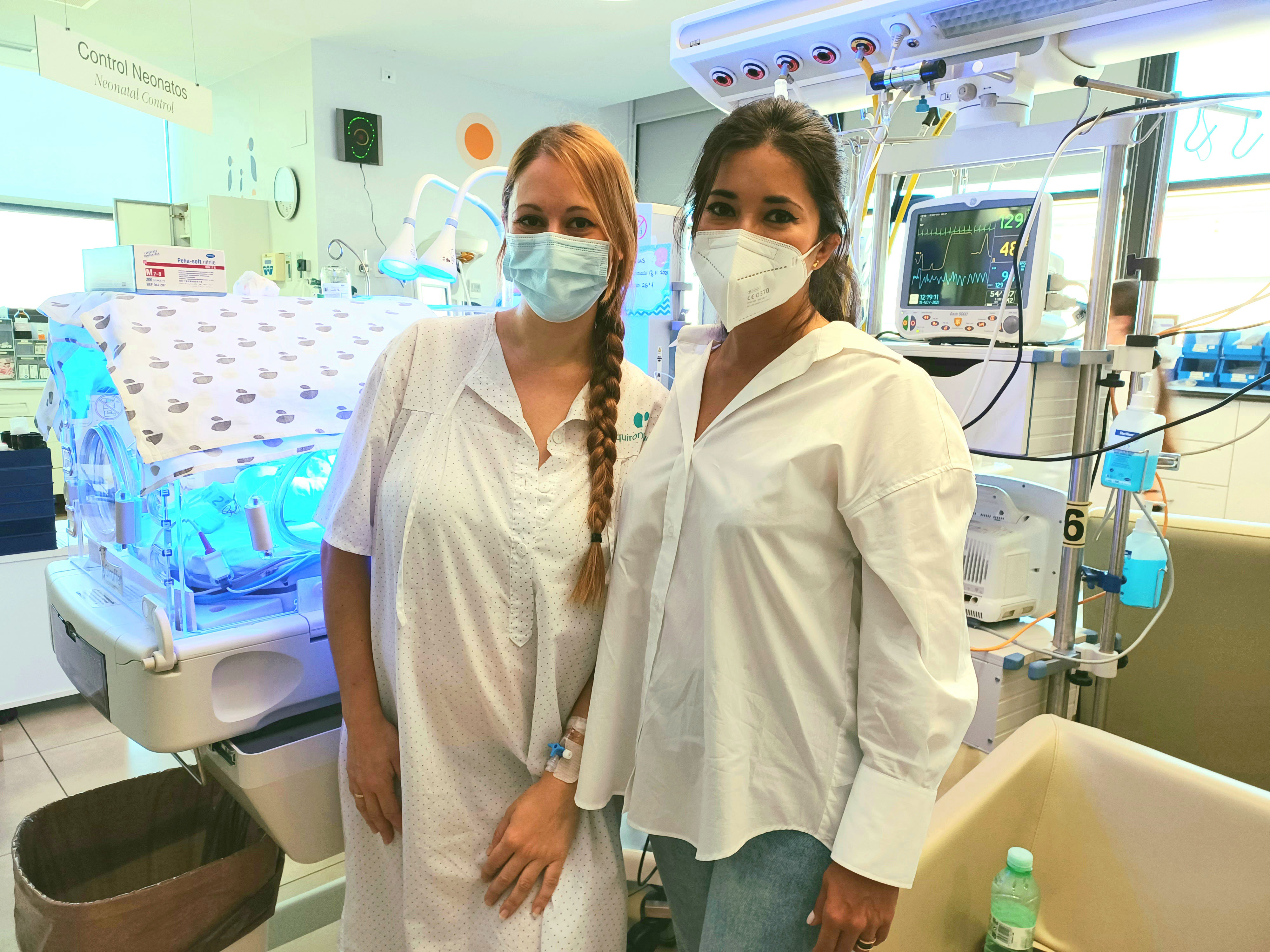 IZQ-DCHA RAQUEL Y ANDREA, MADRES DE PREMATUROS