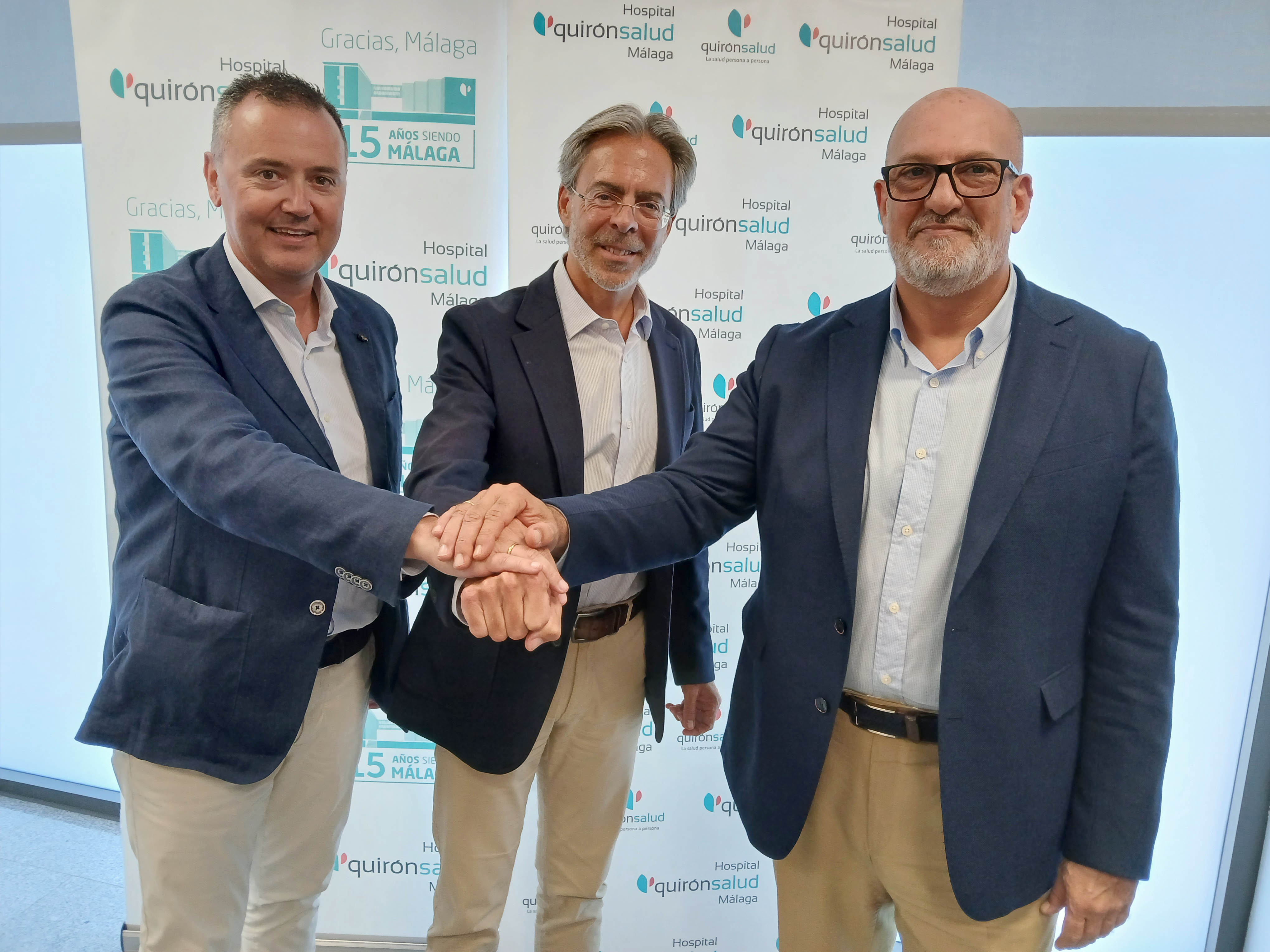 Quirónsalud-Trops Málaga Balonmano (izqda-derecha Gómez, Urda y Camas)