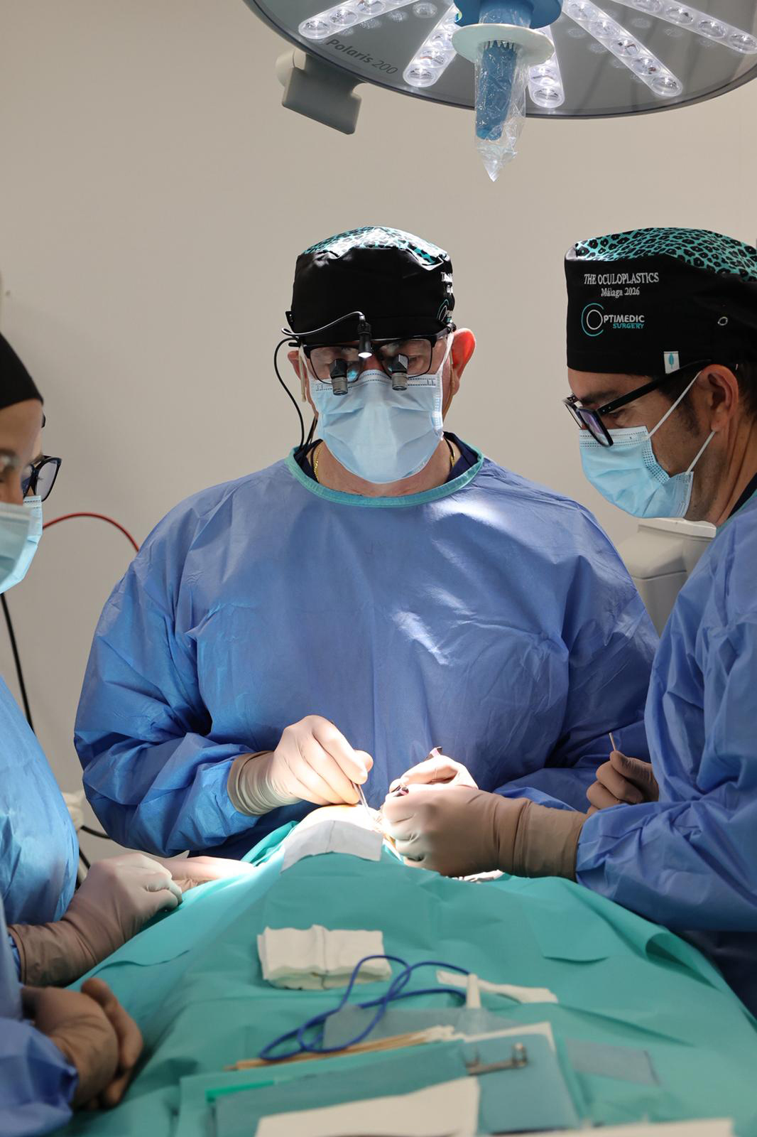 Dr. Medel, Cirugía en directo Congreso The Oculoplastics