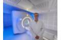Dr. Carlos Alonso en la nueva resonancia 3 Tesla