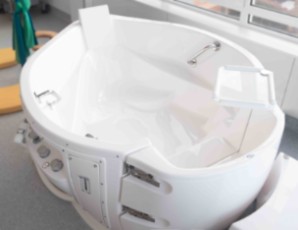 Hospital Quirónsalud Marbella - Bañera sala de dilatación