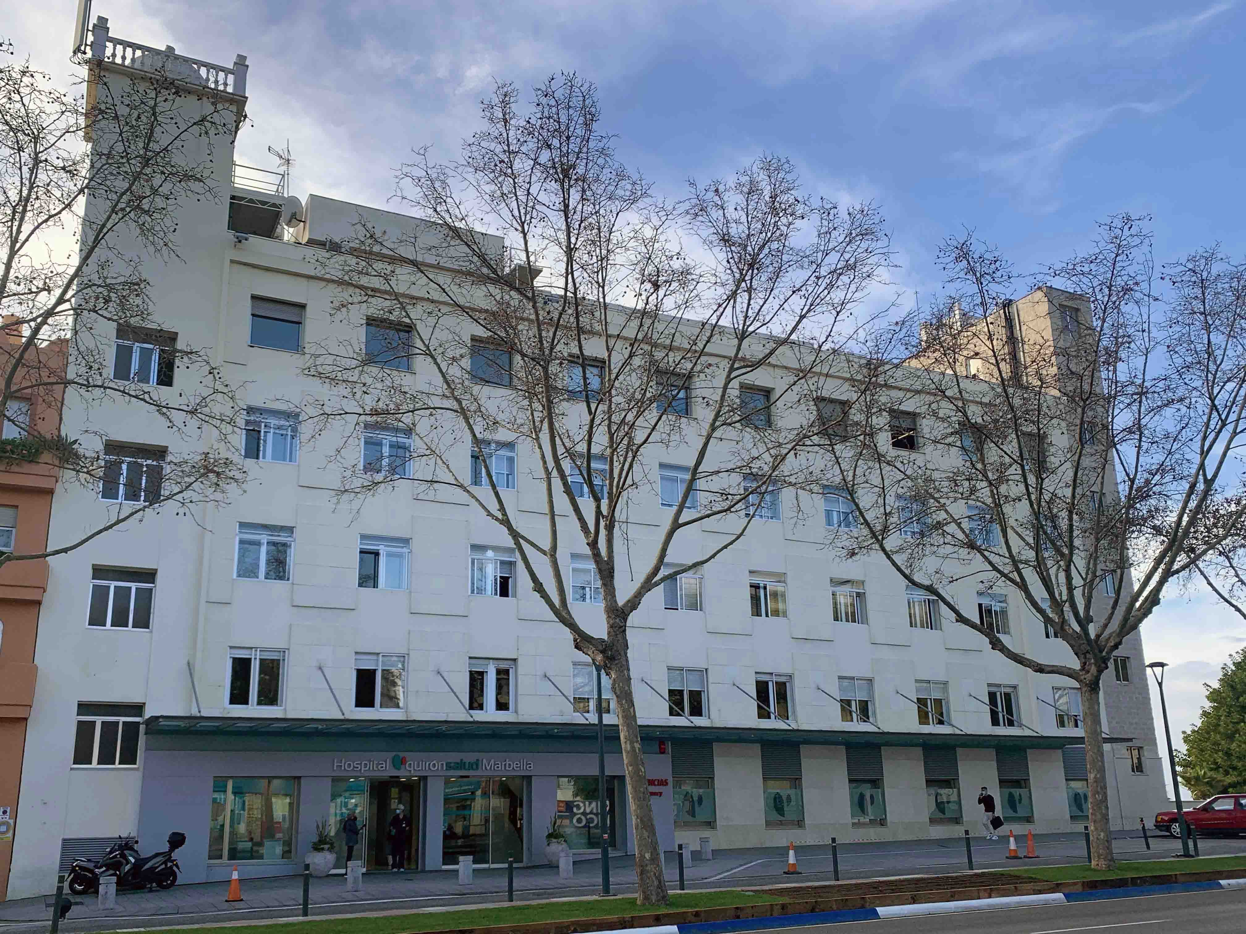 quironsalud-marbella-fachada principal-baja