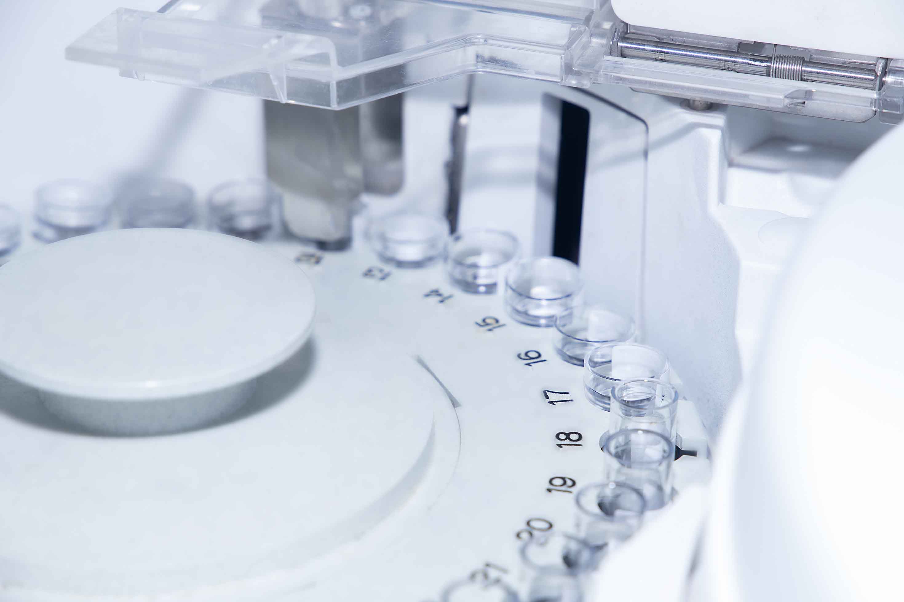 posvacunacion_covid_laboratorio_quironsalud_marbella2w