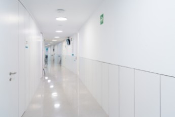 Pasillo - Centro Médico Quirónsalud Plaza Euskadi