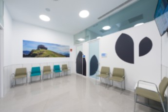 Sala de espera 1 - Centro Médico Quirónsalud Plaza Euskadi