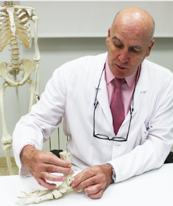 Dr. Alfonso del Corral pierna Ruber Internacional