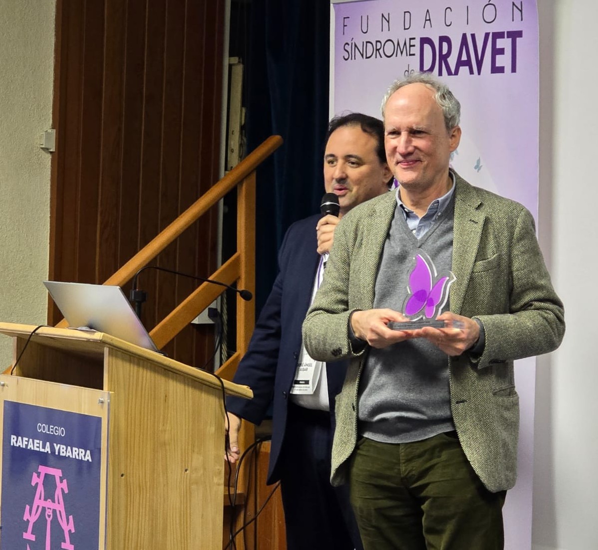 Reconocimiento Dr. Gil-Nagel