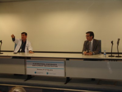 En la imagen, a la derecha, el Dr. Francois Peinado, urólogo del CH Ruber Juan Bravo