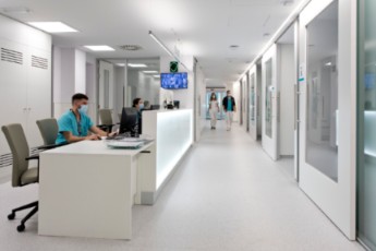 Unidad Cuidados Intensivos RJB 49