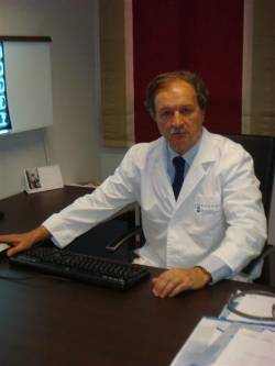 DR. CRISTÓBAL LEÓN (Medium)