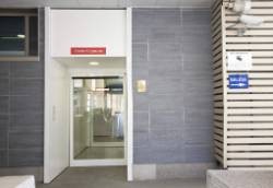 Edificio. Acceso a urgencias