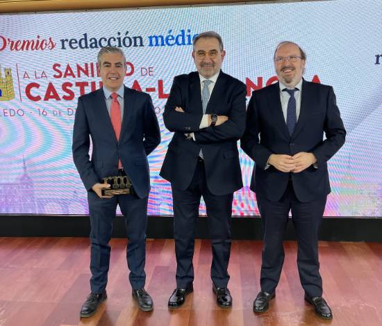 Entrega premio Redaccion Medica Hospital Quirónsalud Santa Cristina