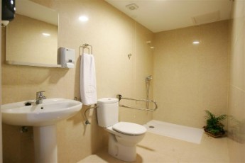 Hospital Quirónsalud Costa Adeje. Baño