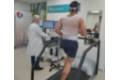 Paciente realizando una prueba en la consulta de Cardiología Deportiva