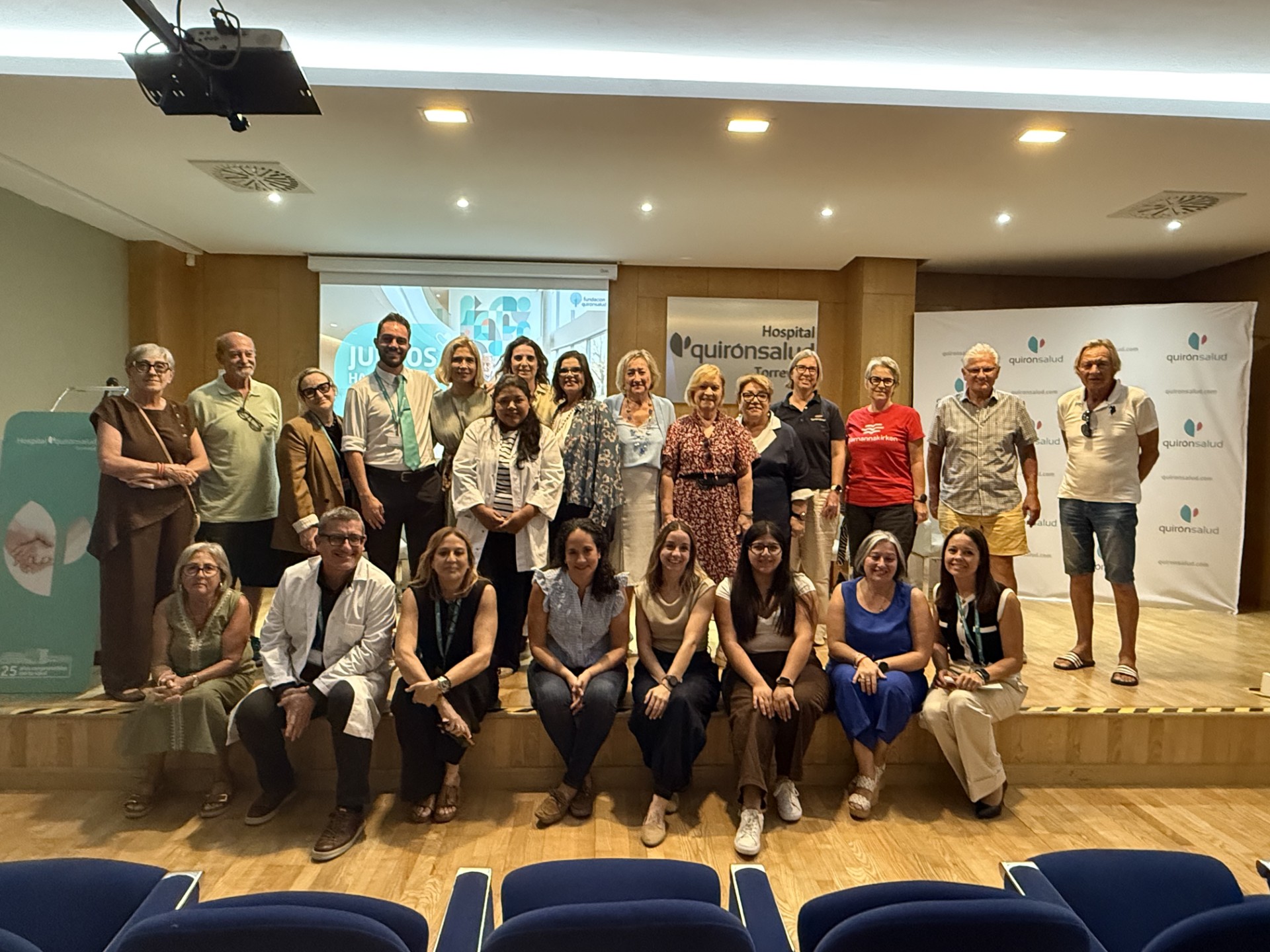 Asistentes a la Reunión de Consejo de Pacientes y Ciudadanos del Hospital Quirónsalud Torrevieja