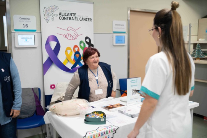 Encuentro de la Asociaciones de pacientes con el personal de quirónsalud torrevieja