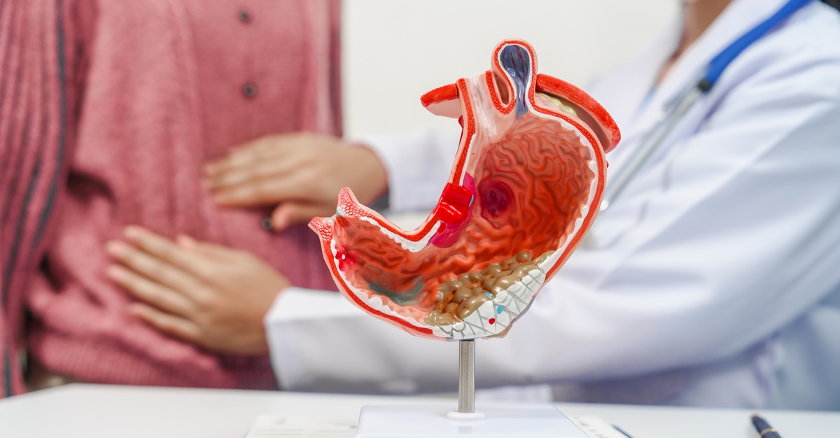 Especialista realizando una gastroscopia en Quirónsalud Valencia