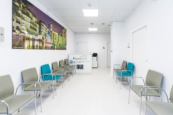 Centro de Oftalmología Quirónsalud Vitoria - sala de espera